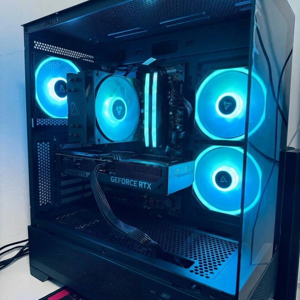 מפלצת גיימינג שחורה · GeForce RTX ועוצמת עיבוד ללא פשרות